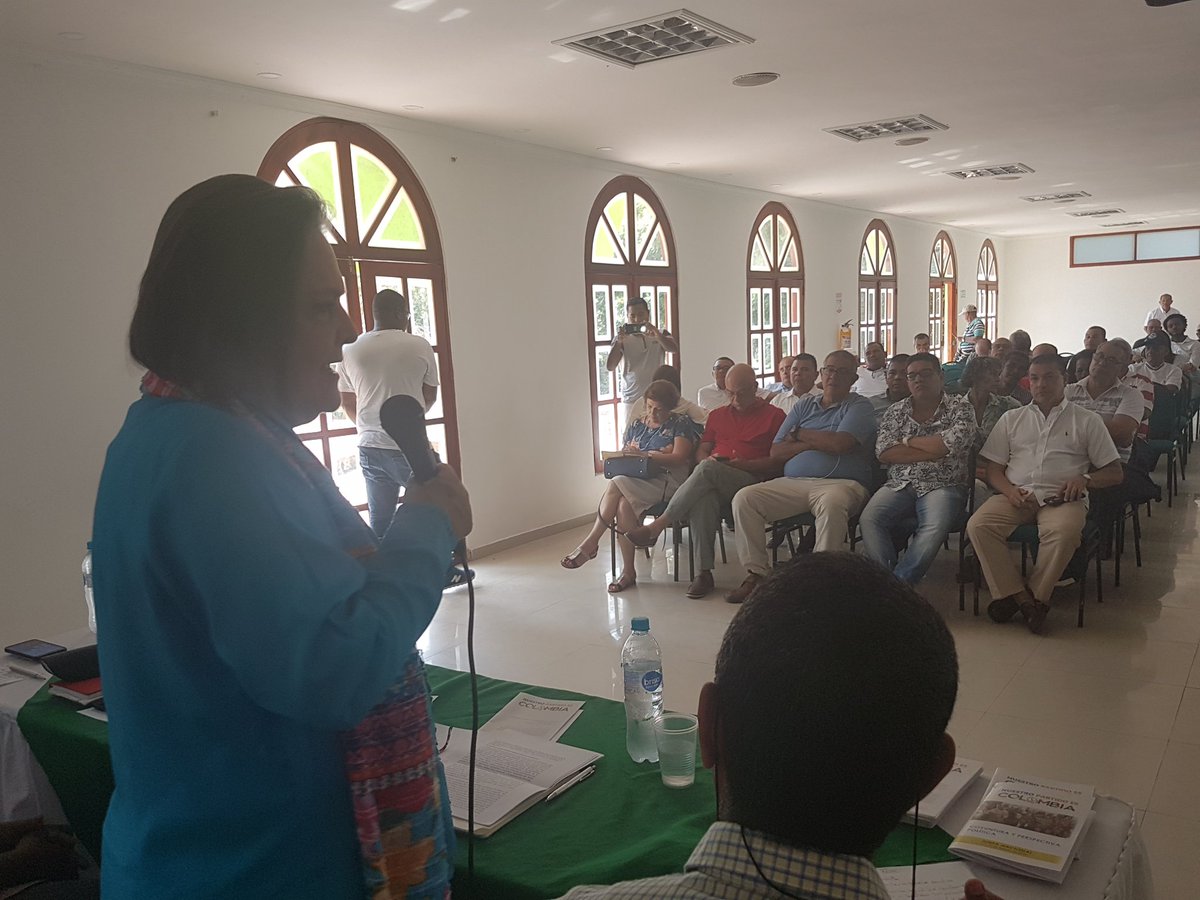 ClaraLopezObre's tweet photo. Debemos meditar, no reafirmar el guerrerismo. 
Por que la estrategia de infundir miedo, será profundizada para confundir las voces de la sensates #ForoCaribeNPC
#FelizSábado https://t.co/cgRrNtg86o