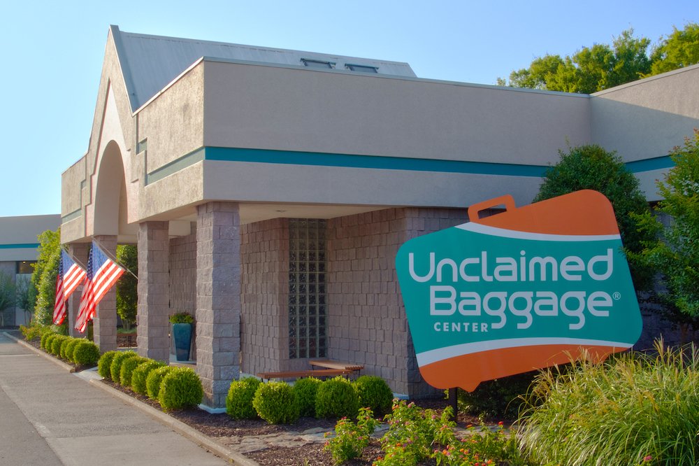 This store is where unclaimed luggage gets a second chance at life: https://trib.al/Fa69RVn
