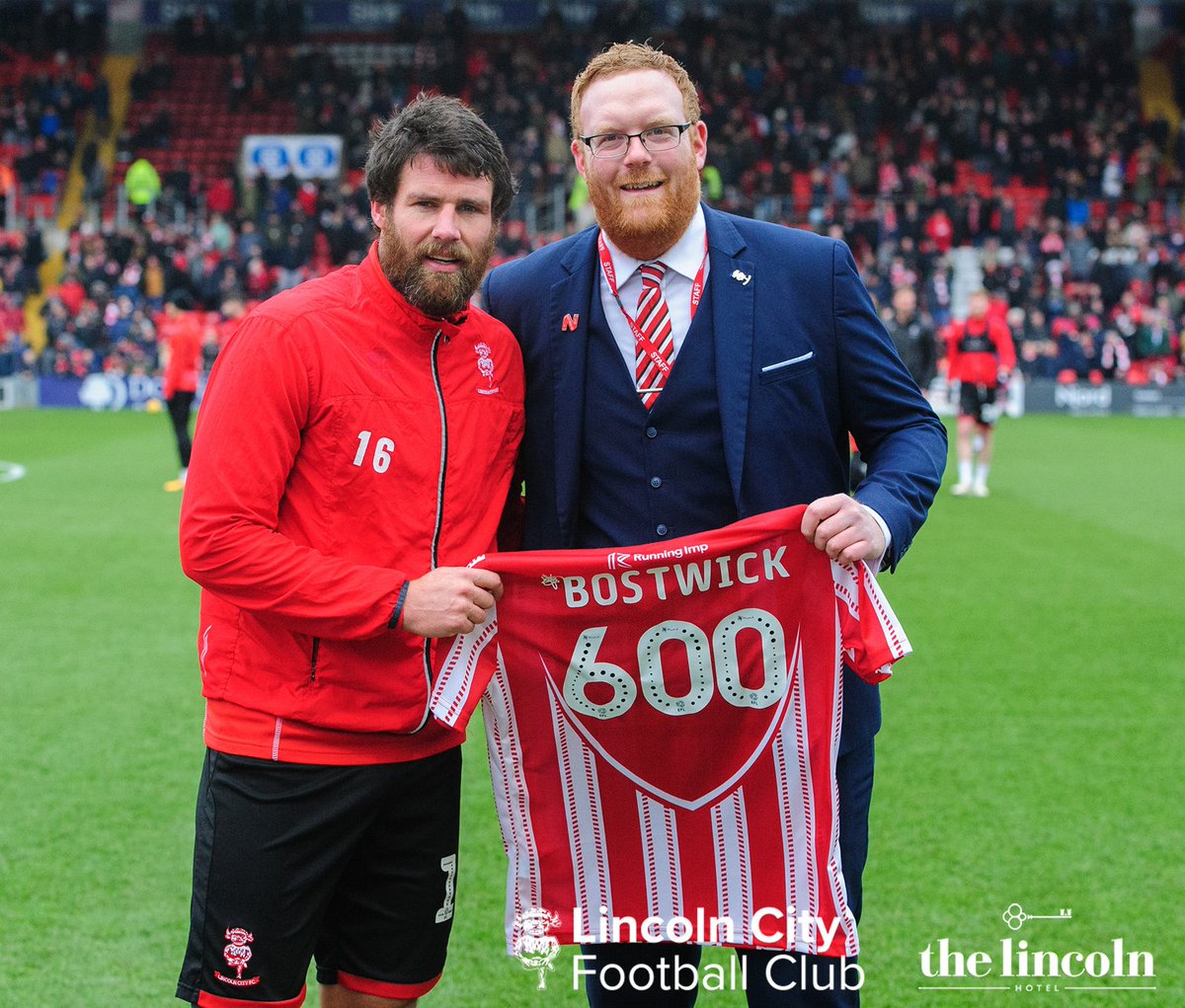 LincolnCity_FC's tweet photo. 6️⃣0️⃣0️⃣���� for this absolute warrior! 👏

#Bozzy https://t.co/wtiYFFGCfR