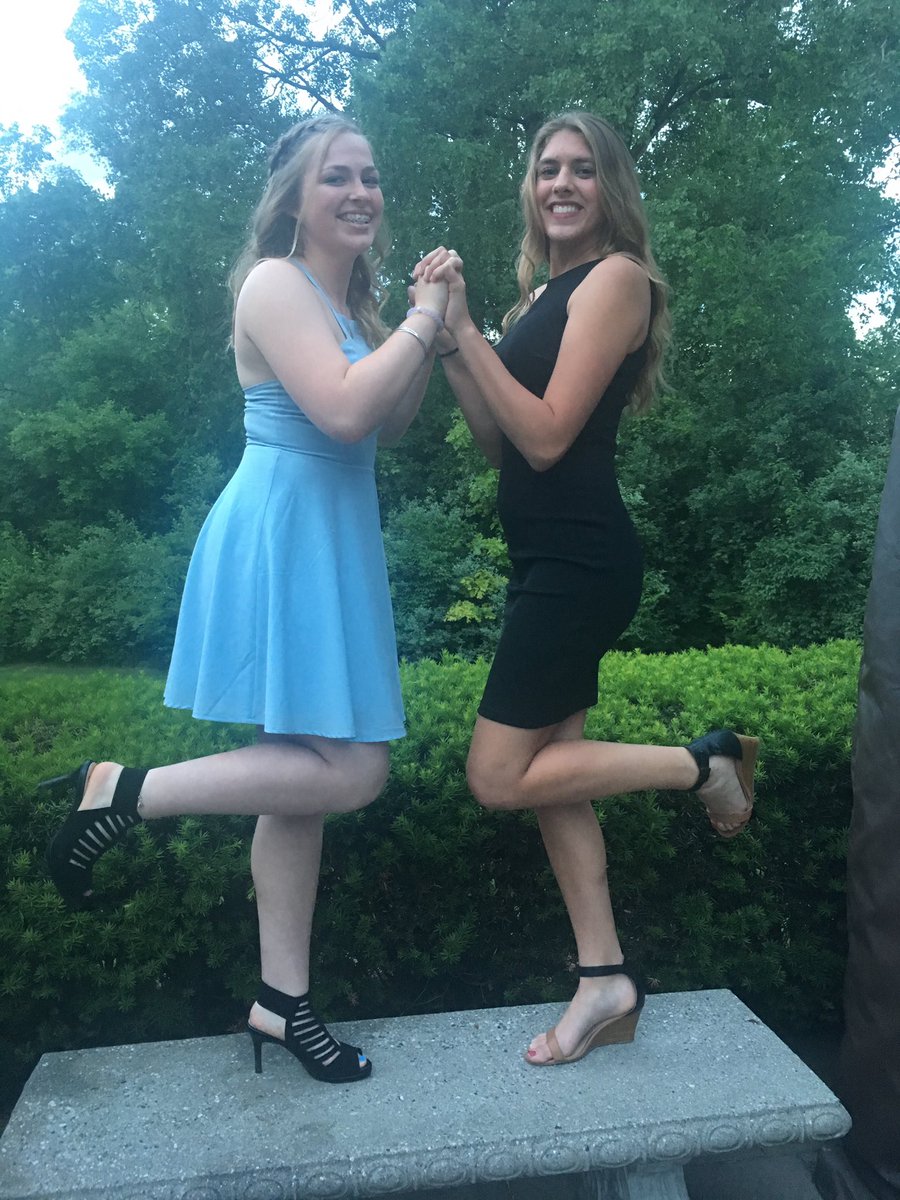 erinn_robinsonn's tweet photo. HAPPY BIRTHDAY AVA🎊🎊 hope you have a good 18‼️‼️love ya💕 https://t.co/gURxLj9fSO