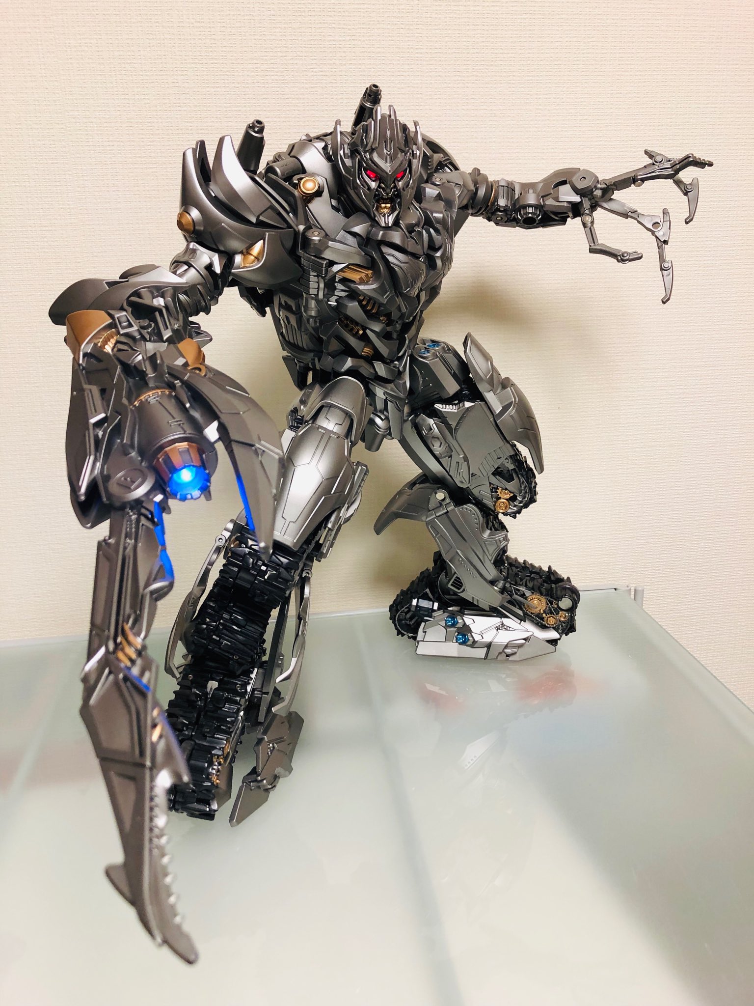 LS-06 TANK MEGA COMMANDER 重塗装版 Review LS-06 Tank Mega Commander ( Megatron ) - YouTube