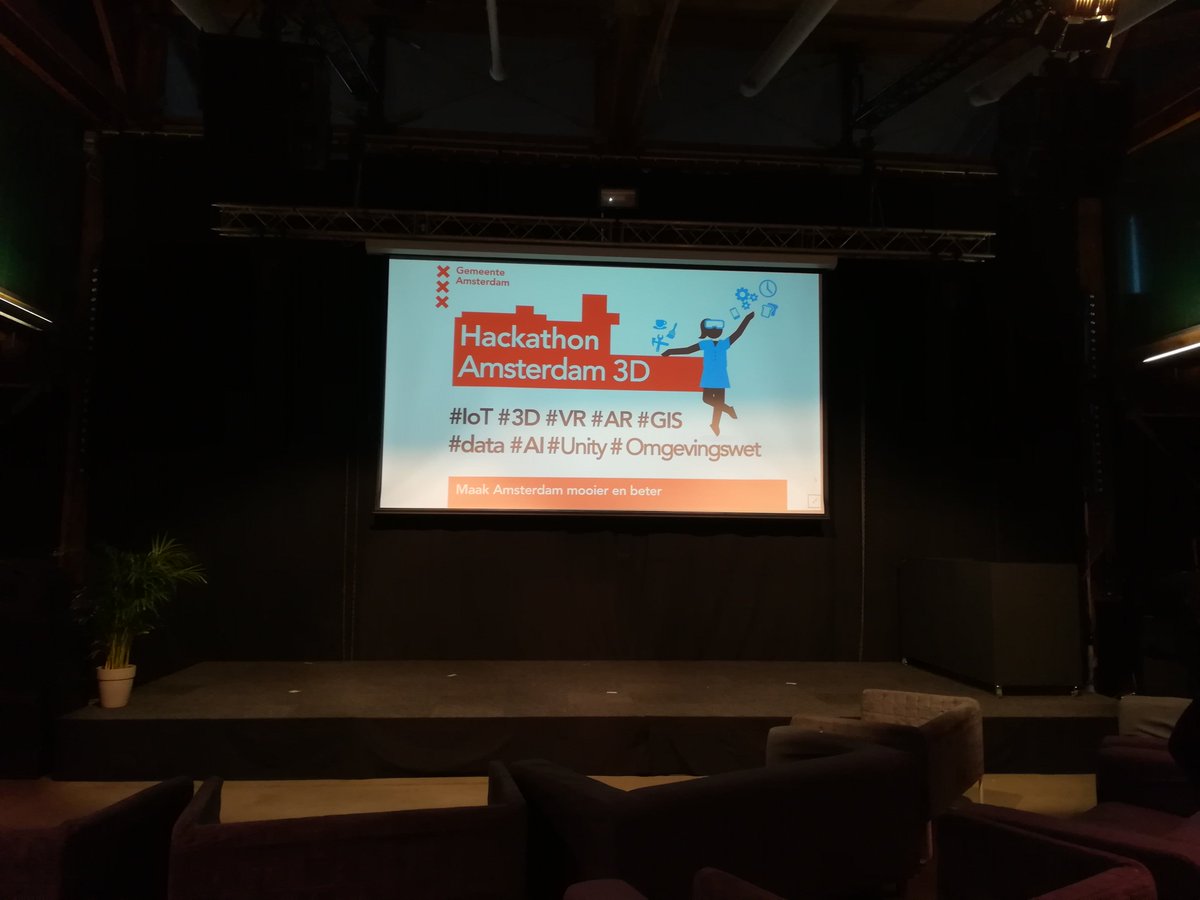 hackathonAMS3D's tweet photo. De presentaties zijn voorbij, het podium is leeg. De jury heeft zich terug getrokken en kiest de winnaars. Wij zijn benieuwd! #hackAMS3D #hackathon https://t.co/6HyA7belSy
