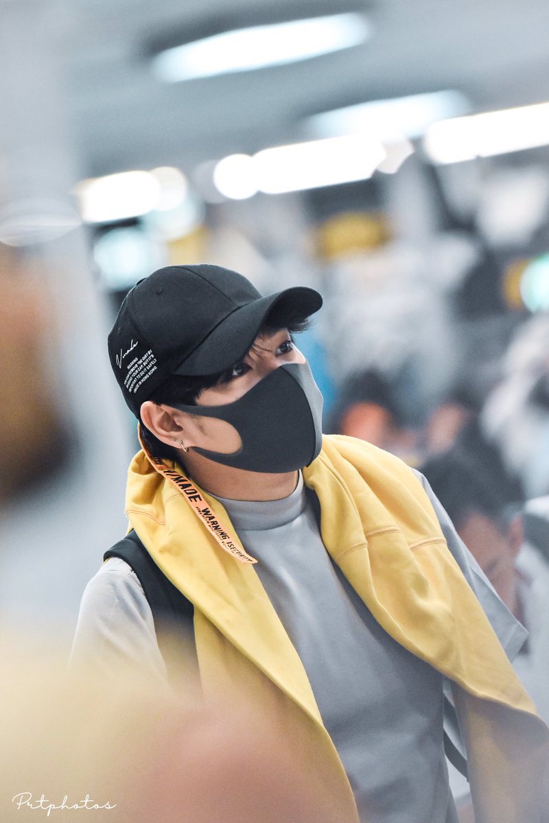 prtphotos_bkk's tweet photo. กางเกงตัวใหญ่หรือน้อลผอมลง? ติ๊กต่อกๆๆๆๆ

#เป๊กผลิตโชค #palitgallery #prtphotos #peckpalitchoke https://t.co/yfmoexFkST