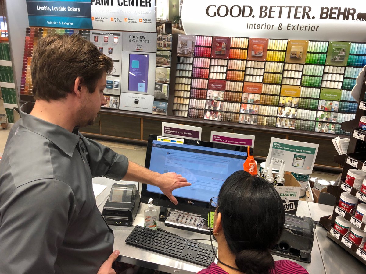 caseyo_behr's tweet image. When there is more snow on the ground than foot steps in the store, Sean seizes the opportunity to teach pro paint at 1907. Great job Sean! ⁦@Manny_CubFan⁩ ⁦@mikesokolhd1939⁩ ⁦@ScottRud1⁩