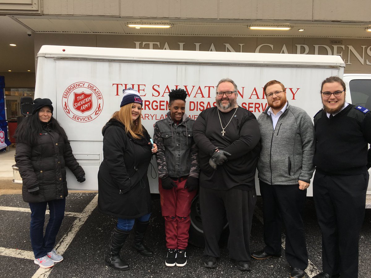 Todays1019's tweet photo. Bundle Up Baltimore is in full swing! We’ve teamed up with the Salvation Army of Central MD to collect winter clothing and blankets for families in need! Donate today at one of our locations. https://t.co/XclBMoKOTJ @SalArmyCM 🧥🧣🧤 https://t.co/fxmDflGFJ7