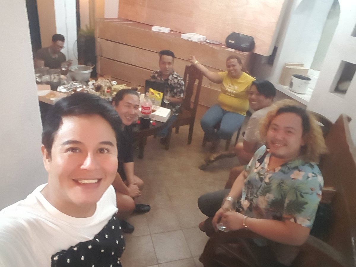 The fashion mafia... as u may call it😂
#freshlyservewithlove😂