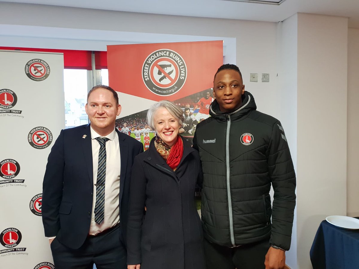 SophieKLinden's tweet photo. An afternoon with @CAFCofficial @RobKnoxUK to celebrate the great work of @CAFCTrust with funding from @MayorofLondon working with young people - partnership in action making a difference to young people and supporting them away from violence @DanLThorpe https://t.co/jEdYvfefXg