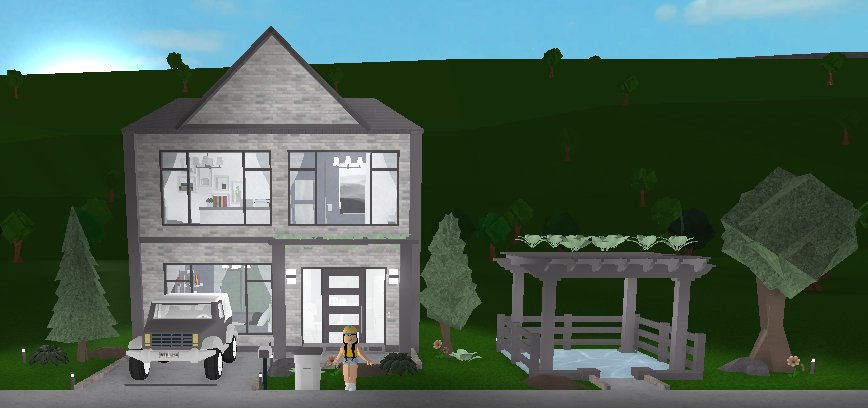 BloxBurgPro's tweet photo. Changed up my house after the snow went! #bloxburg https://t.co/ee4C1Z3EJR