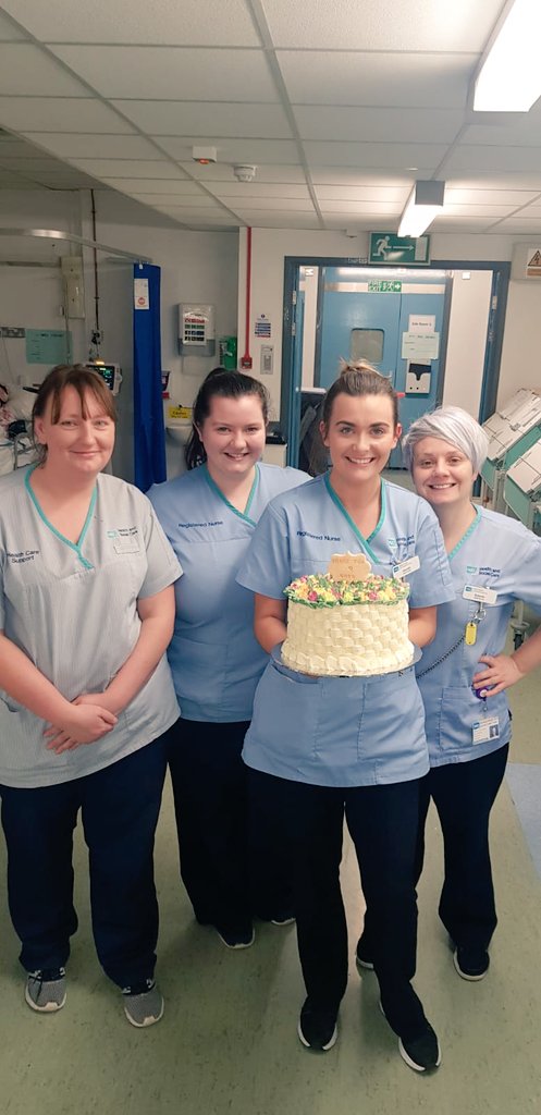 BrowneKaralyn's tweet photo. What a way to say thank you to #team5e for all their care. Thank you Kris 😊
Happy patients = Happy Nurses
#Patientsatisfaction
#coffeebreak @BelfastTrust https://t.co/0wScS79w5x