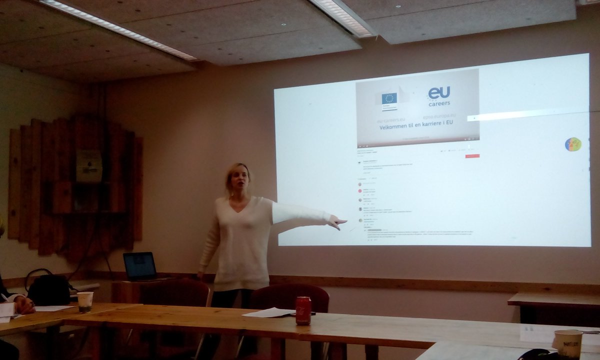 jef_romania's tweet photo. Workshop despre #socialmedia la #IChooseEurope!
Be catchy and plan in advance: only 16 weeks to go to #EP2019! 😨😜 https://t.co/1EaEcRO3BP
