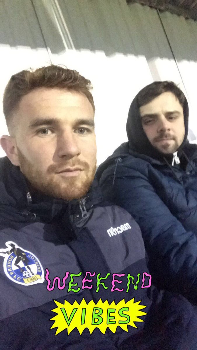 kingerinit's tweet photo. Hawks are away, @Theo_Widd is injured so why not make the most of Bognor away, freezing but it’s football #sorryhawks https://t.co/FbfJenKaEq