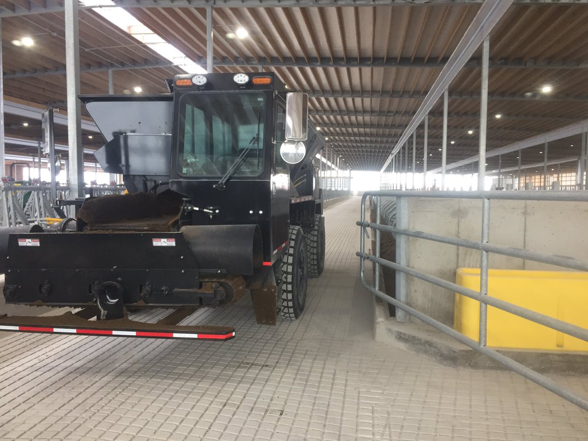 BruceS270's tweet photo. Touring Stonecreek Farms new dairy barn https://t.co/lV3J2ajAsB