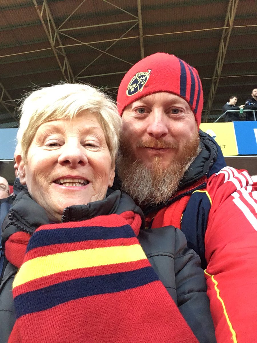 Atorboy's tweet photo. Stadium selfie #munvsexe https://t.co/ACqrmQpXhY