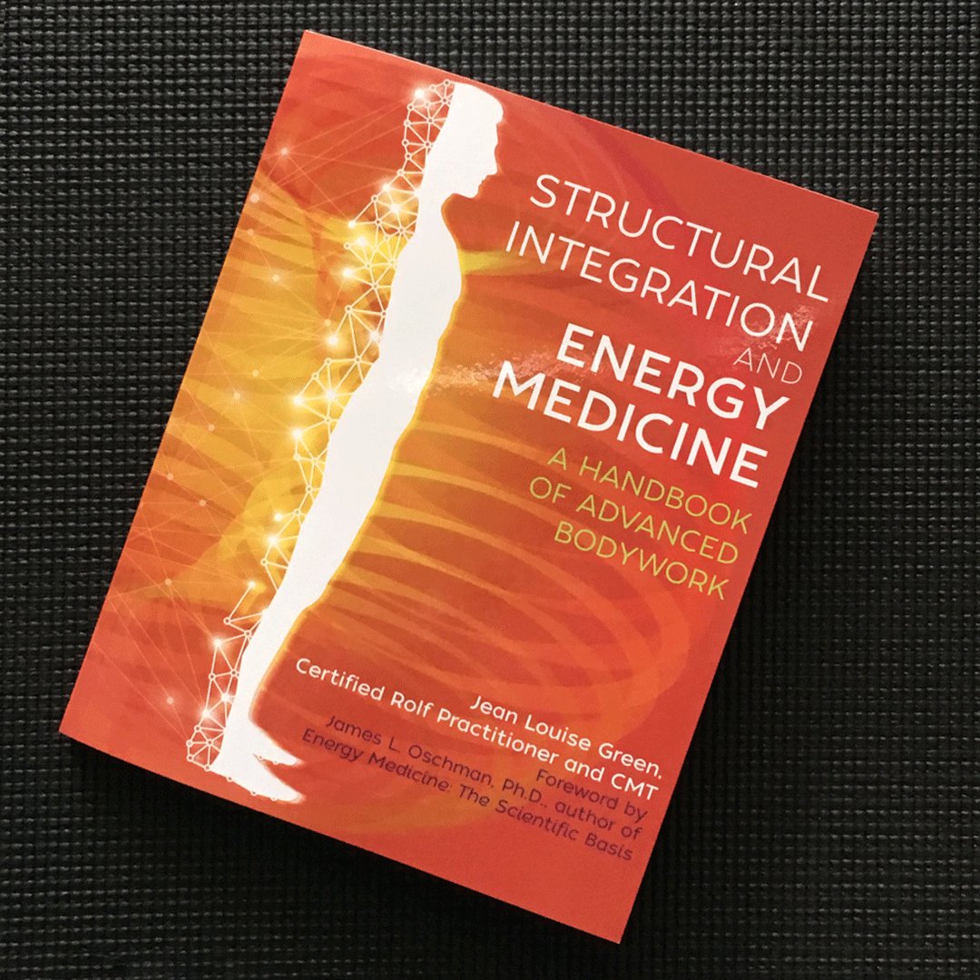 InnerTraditions's tweet image. A handbook for practitioners and laypeople 📖  
Increase the efficiency of the body, release chronic pain, and improve mental function and energy flow. bit.ly/StructuralInte…
@Jean_Louise_CMT 
#chronicpain #mentalfunction #energyflow #structuralintegrationandenergymedicine