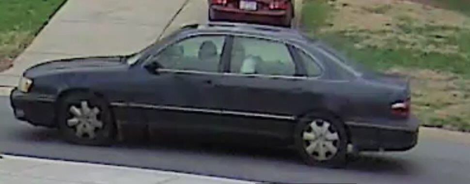 HuntersvillePD's tweet image. HELP IDENTIFYING
This individual was involved in a package theft on Northstone Dr on 1/17/19.  If you recognize him or the vehicle, contact HPD Ofc Walters at 704-464-5400 or North Meck Crime Stoppers at 704-896-7867. #StopPorchPirating #HelpID  #HuntersvillePD #OneTownOneTeam