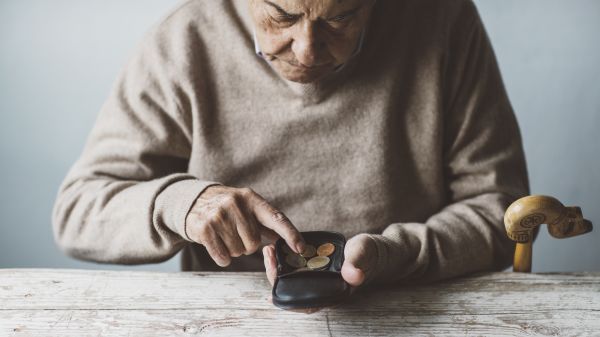 centsofdollars's tweet photo. Paying off #debt is a pressing issue for #GenX and younger #boomers https://t.co/mnew6nUssY https://t.co/xitiinXQkt
