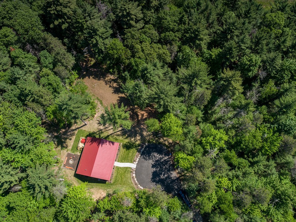 Vacation under the towering pines and maple trees at Whitetail Ridge. #bonfire #s'mores #basketball #bbq #basketball #beanbags #privateretreat #hotelscan'tdoallthat!
http://www.rusticretreatsllc.com