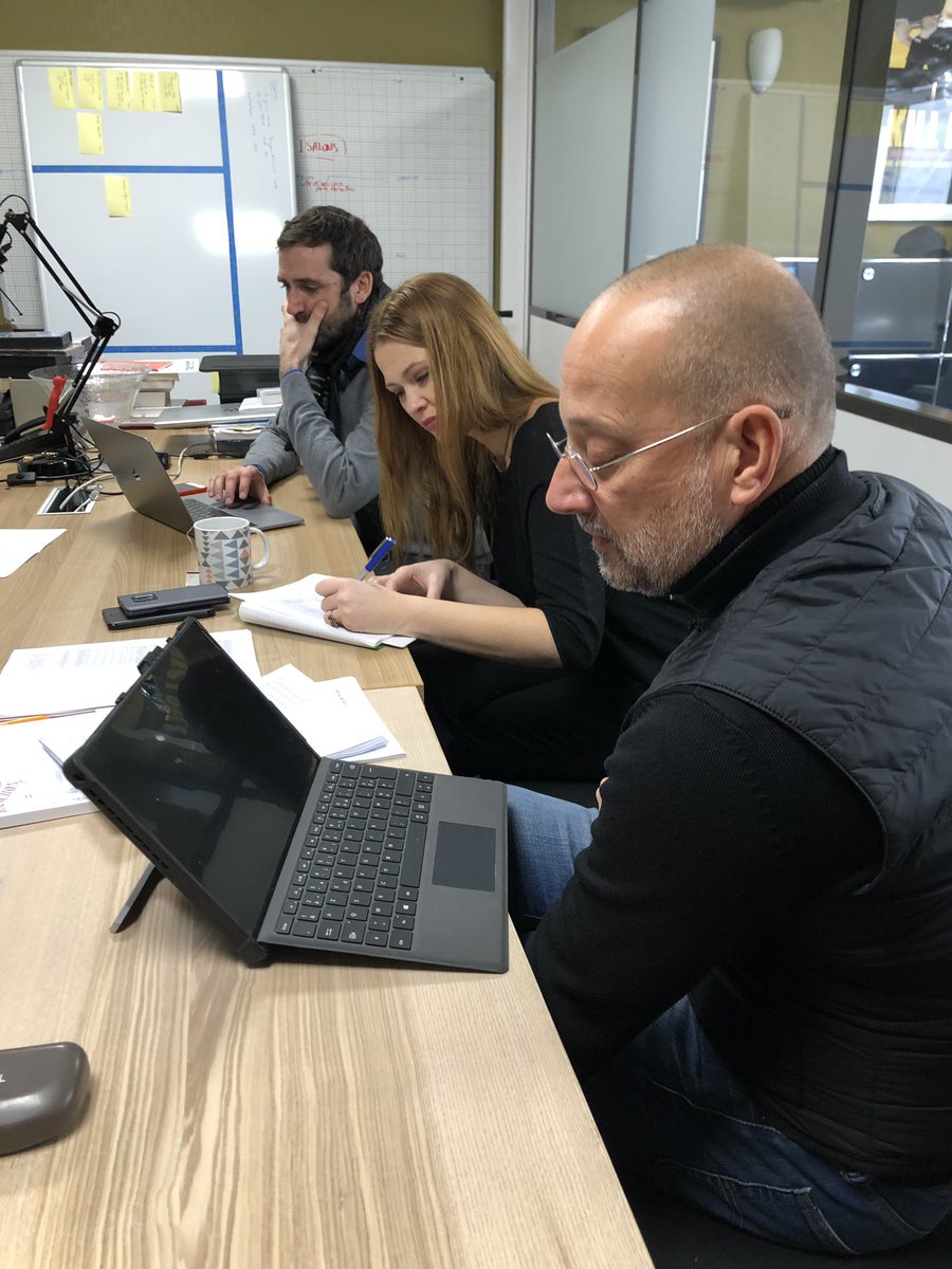 Concours d’écritures interactives de l’association Aplee en partenariat avec @readiktion , répartition des sélectionnés entre les responsables éditoriaux.
<a href="/charleslantieri/">Charles Lantieri</a> #roman #litterature