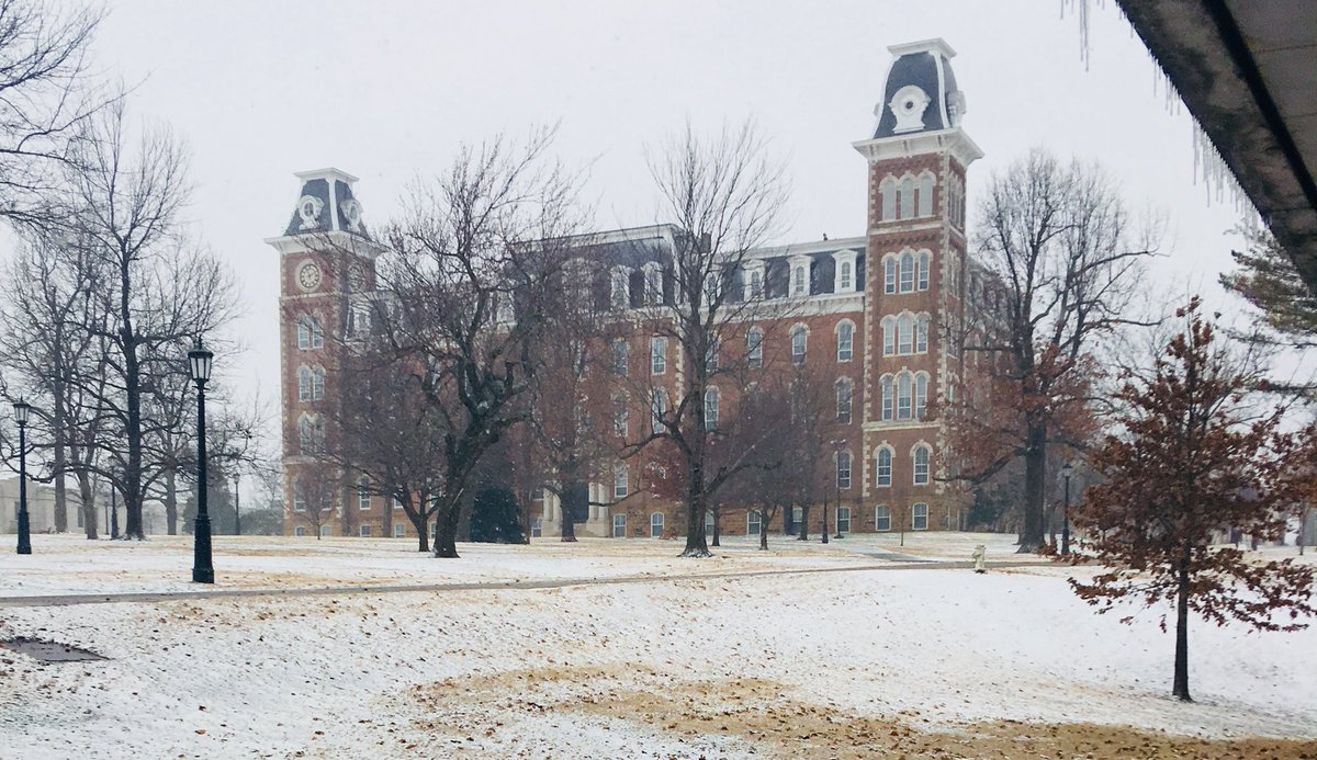 cjmom22's tweet photo. @UArk_ADLL @uarkhied A little snowy on campus today.  All good! #quant2 https://t.co/62Q1fURGvc