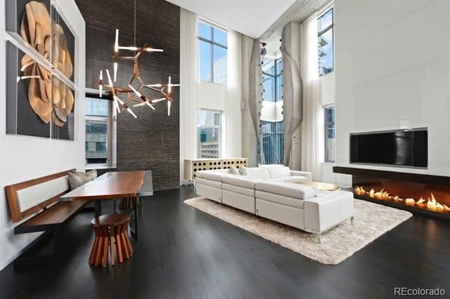 DenverREDiva's tweet photo. 📍 Featured Property this week!  Check out luxury living with a vier in Riverfront Park 🌇 https://t.co/iSDjomuJpo https://t.co/RrZk0fqYc9 https://t.co/8BzsepwOnx