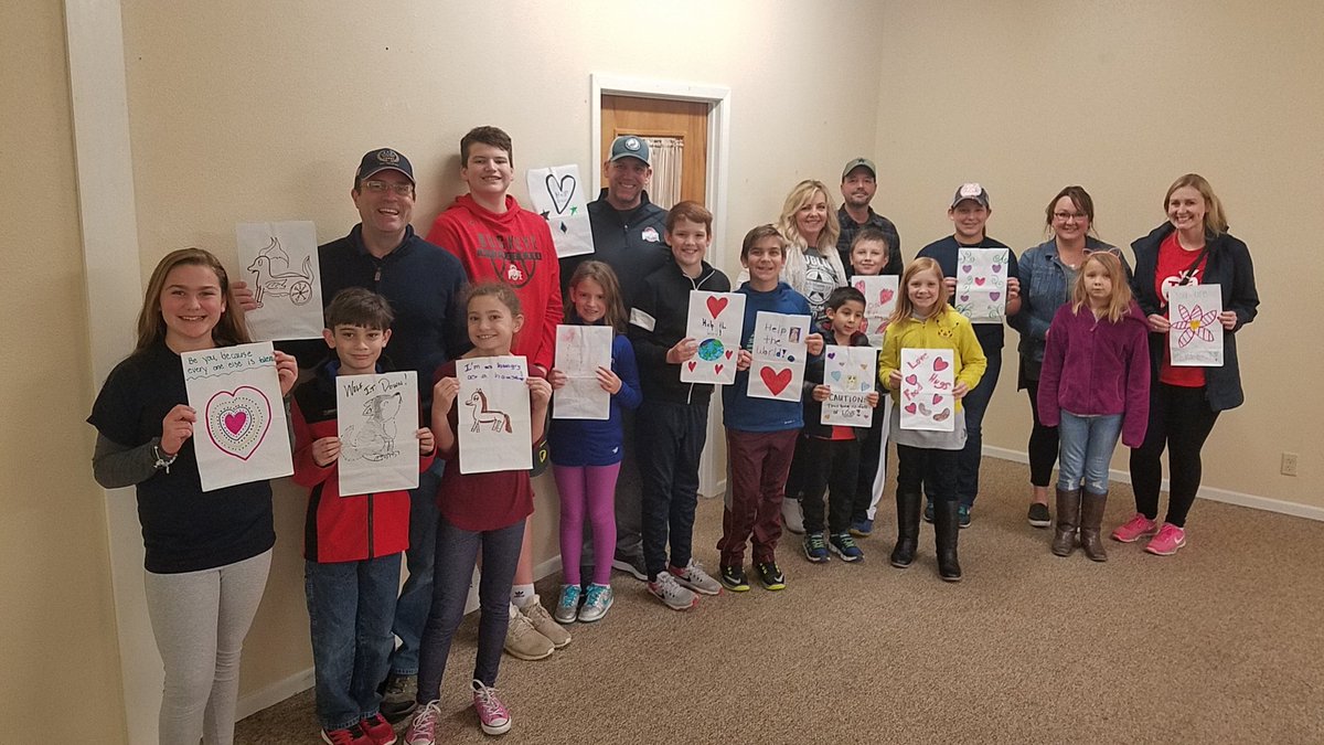 FairOaksRanchES's tweet photo. Thanks to our @FairOaksRanchES students, families and staff for making Hearts of Love bags at the @BoerneCoalition this morning for our January #foresgivesback event! Our end result was 168 pounds of food and 221 bags! https://t.co/haOWCBGUn9
