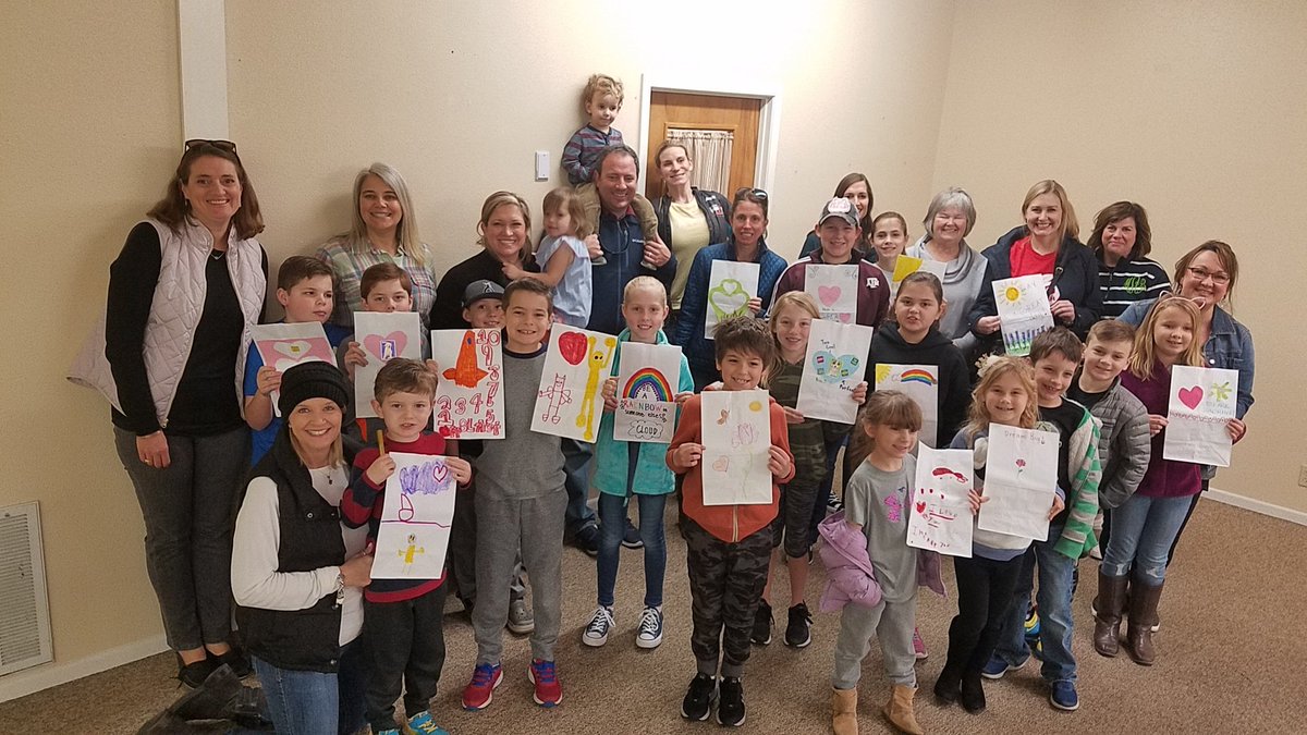 FairOaksRanchES's tweet photo. Thanks to our @FairOaksRanchES students, families and staff for making Hearts of Love bags at the @BoerneCoalition this morning for our January #foresgivesback event! Our end result was 168 pounds of food and 221 bags! https://t.co/haOWCBGUn9