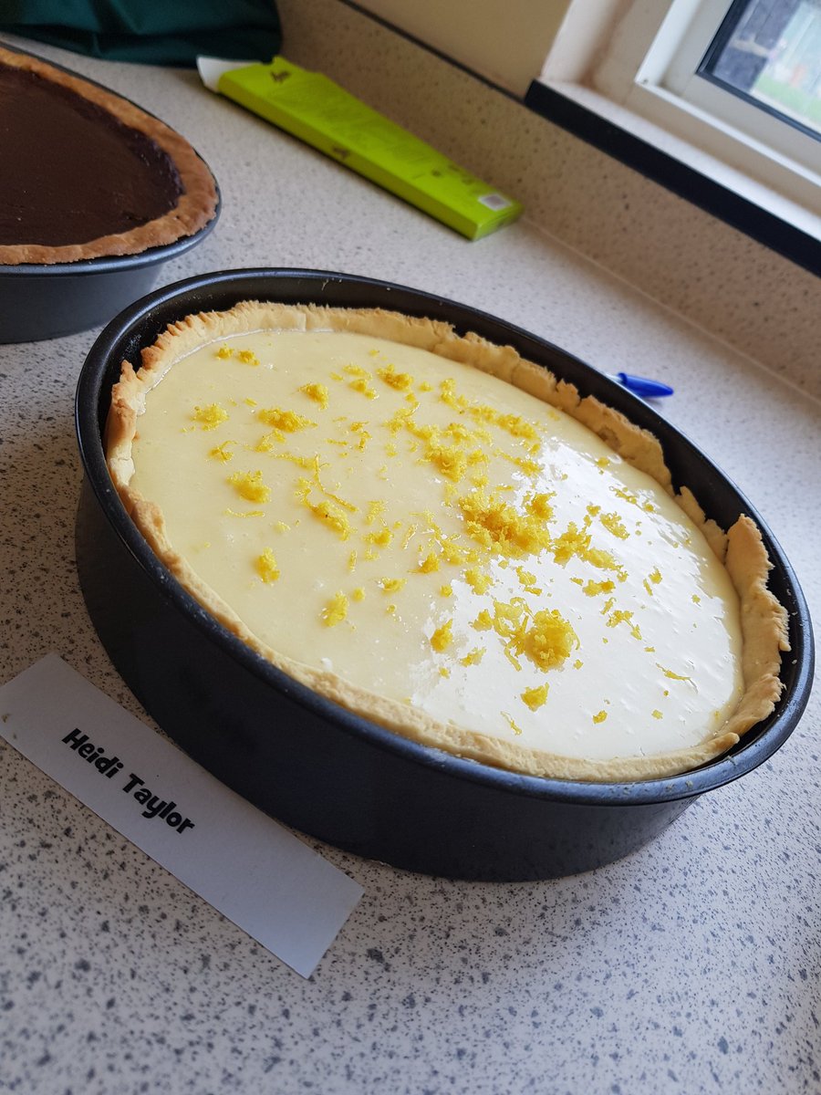 SJHDesignTalent's tweet photo. Friday's year 8 and 9 practicals. Some incredible chef's. Year 8 Bolognese and year 9 on the pastry! Fab work 👌 https://t.co/dzlO9BzlGR