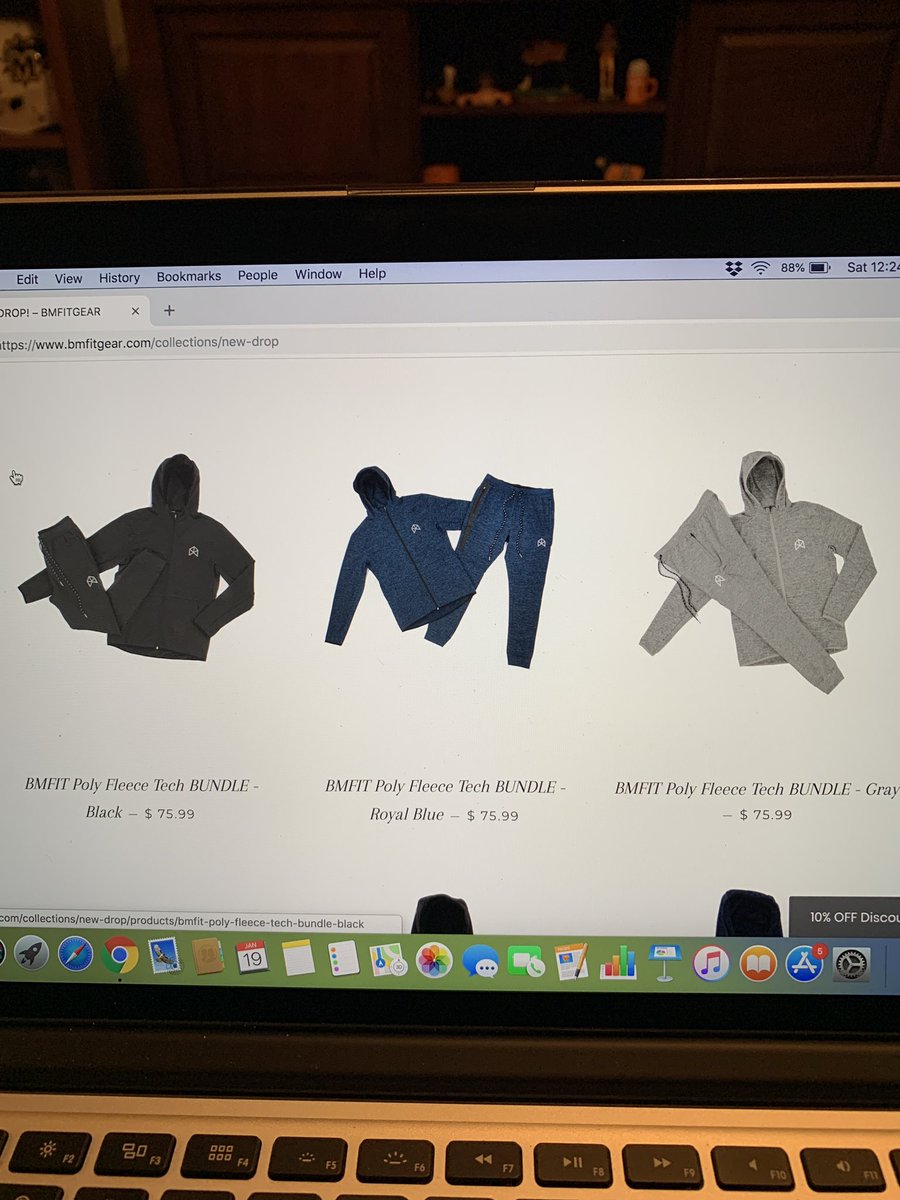 ScottKaeding's tweet photo. @BradleyMartyn What size are you wearing? Thanks!! https://t.co/ixbtJDBzHZ