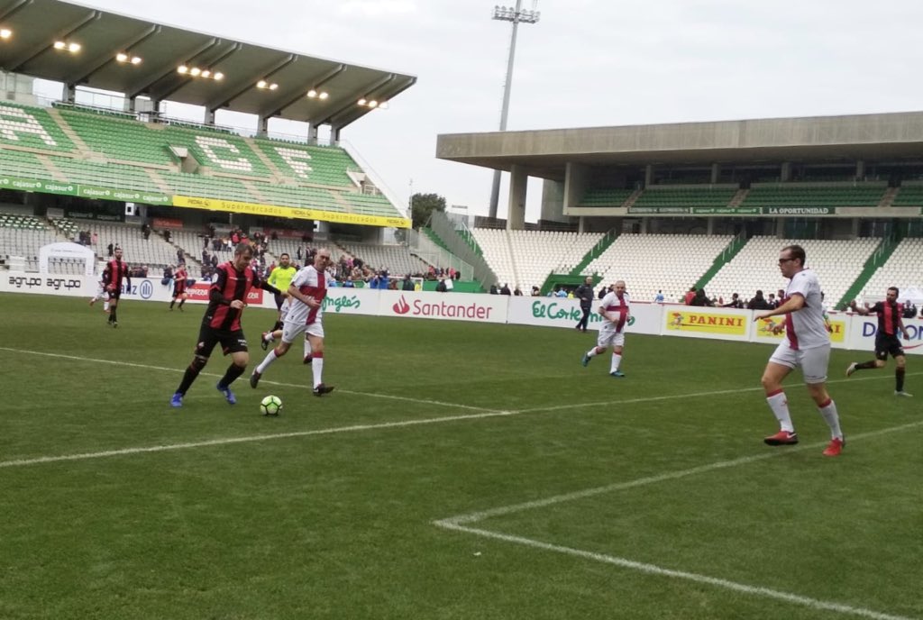 cfreusdeportiu's tweet photo. ⚽️ El #CFReusGenuine finalitza el primer dia de competició amb una victòria i una derrota! Molt ben jugat nois! 😍
🆚 @SDHuesca 0-2 ✅
🆚 @UDLP_Oficial 1-2 ❌
Demà darrer partit dels roig-i-negres contra el @MalagaCF 😃
#CFReus🔴⚫️ https://t.co/yEjThgV6of