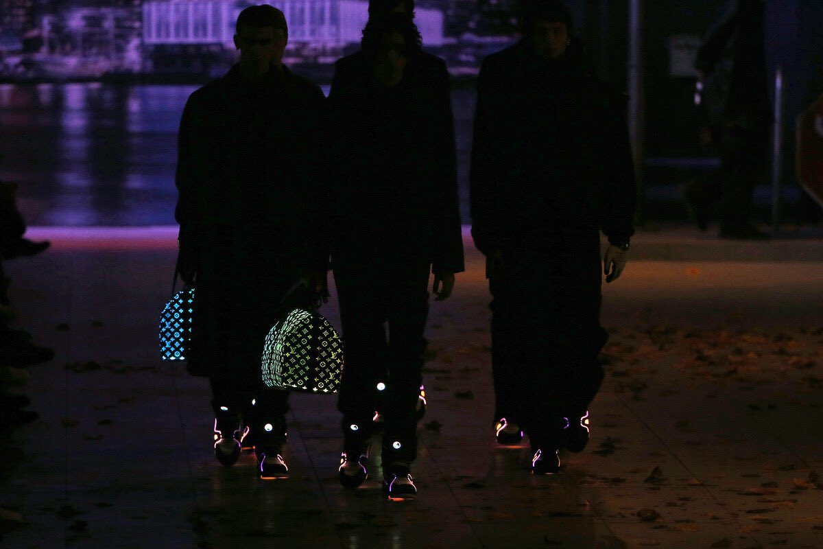 louis vuitton light up bag