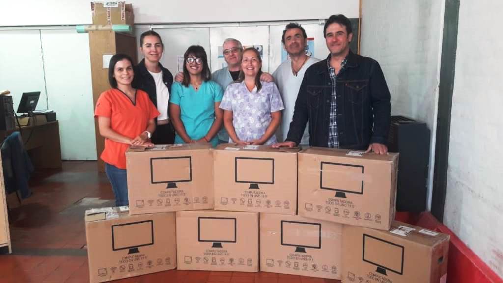 ElChubut's tweet photo. Programa de #Nación envió a #Chubut 26 computadoras para establecimientos asistenciales de Salud #ProgramaProteger
https://t.co/eXSYdF7rUV https://t.co/UlVawbwzc1