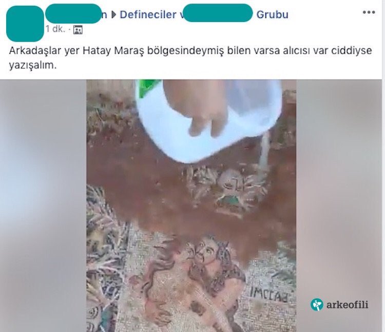 Adam mozaiğin üstüne plastik kovayla su döküyor lan tuvalet yıkar gibi !? #kültürelmirasımızyağmalanıyor