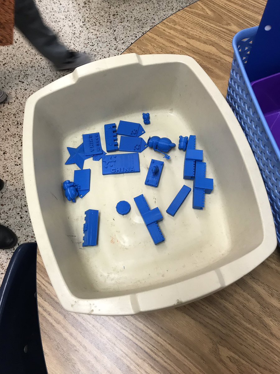Emily_SimmonsME's tweet photo. I love to see my students owning their learning🥰 presenting their ancient China presentations, our 3D printed ancient China pieces, and our Iwonder day activity -creating ancient Egyptian pyramids with sugar cubes! #wemakelearningfun #teachingfutureleaders #MEswim2together https://t.co/rdA4ynKbpy
