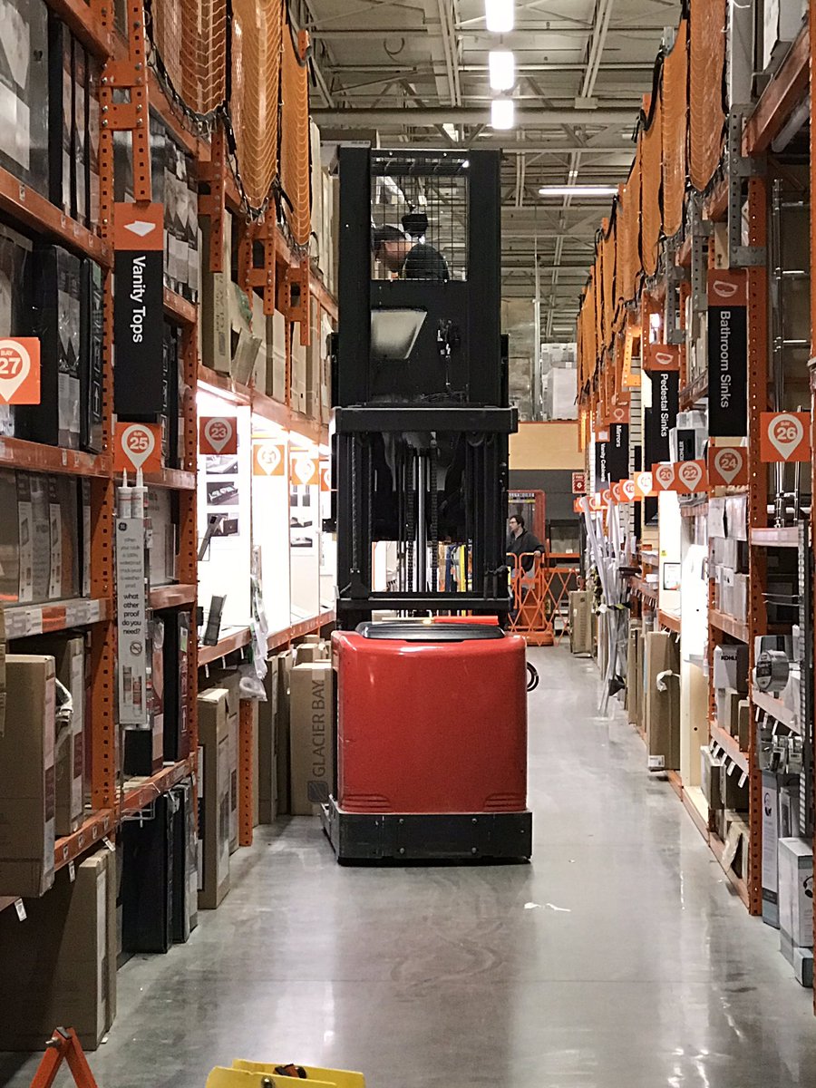 Ensuring all associates, including our night freight, work safe! <a href="/mderosa913/">Marissa De Rosa</a> <a href="/JasonArigoni/">Jason Arigoni</a> <a href="/hmalak/">Sam</a>