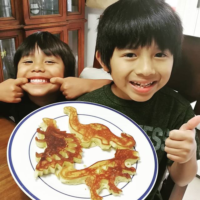 More #dinosaur pancakes
.
.
smashkidstv.com
.
.
#youtubers #youtubekidschannel #youtubekids #youtuber #pancake #youtubecreator #kidschannel #kidsyoutubechannel #kidsyoutuber #kidfluencer #kidfriendly #kidsunboxing #kidsofinstagram #kidsofyoutube … bit.ly/2QZnOCP