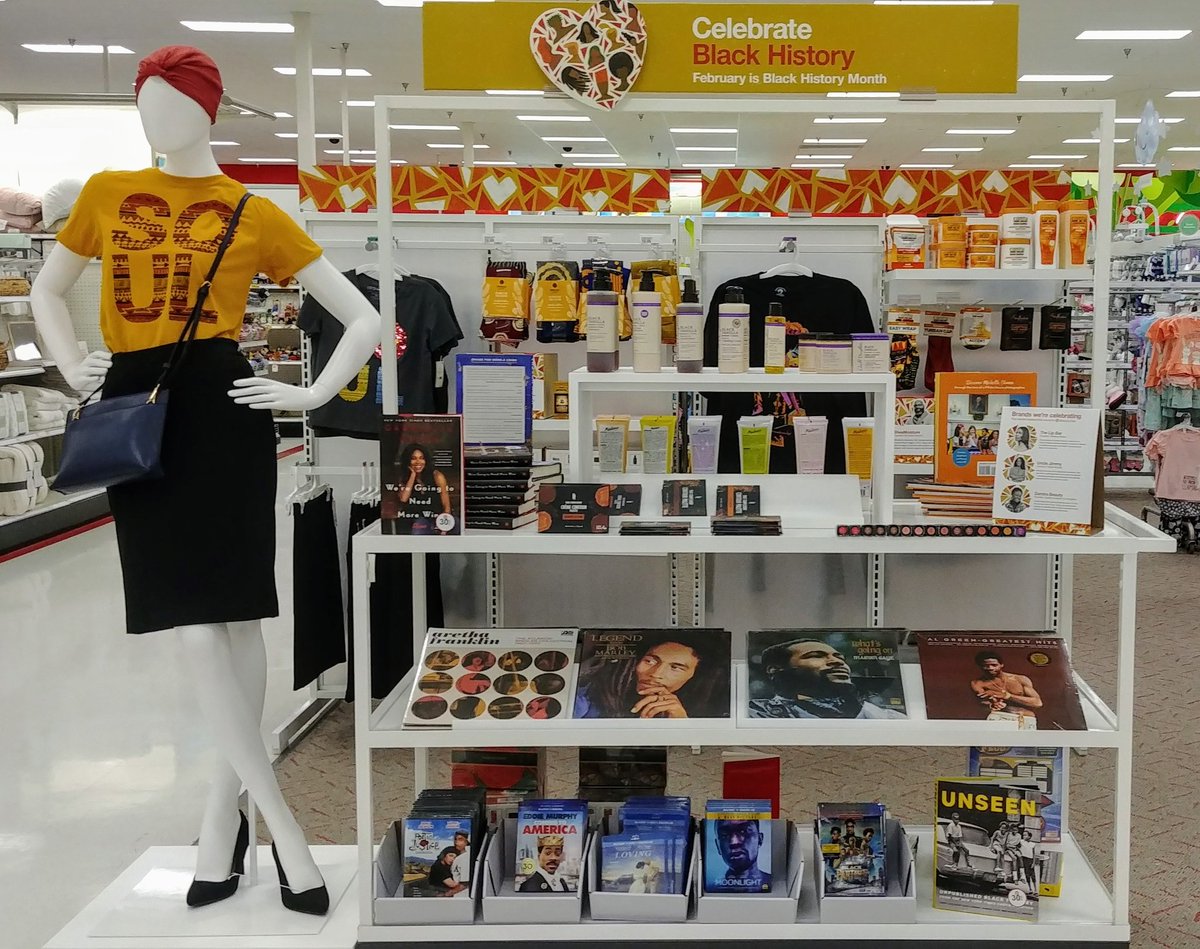 That feeling when you walk into a completely revamped Black History Month fixture 😍 Shout out to one of my specialty sales team members, Tijah!! #T0881