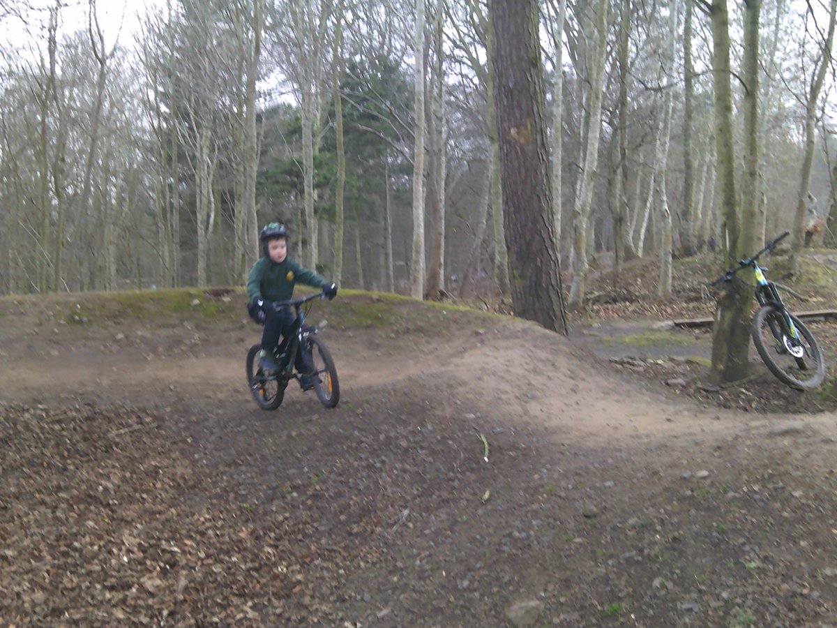 HardieMtb's tweet photo. @HardieMtb  were our running a #MTBCoaching session with a younger client returning for another #MTBSession today we looked at #Pimptracks #flowing #fluid #movements  #MTBLeadership #bethecoach #GOMTB https://t.co/FUYP0KJWxT
