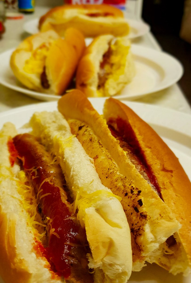 CD_Musgrave's tweet photo. #Kaas #Boeries vanaand 🌭 https://t.co/wZw76uScJ9