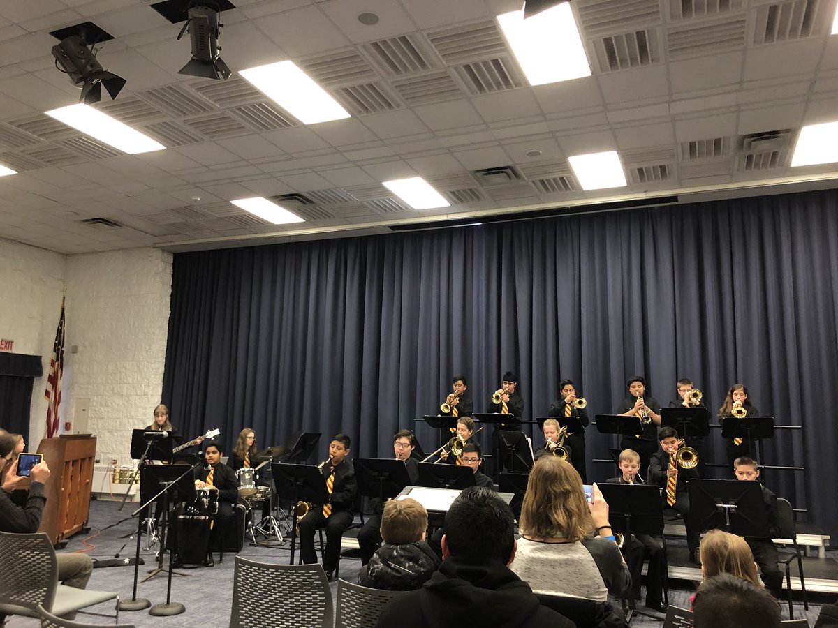 #HMSJazzBand under the direction of <a href="/Jeremy_Budrow/">Jeremy Budrow</a> killin’ it at the #northshore2019 jazz fest!

#hmsjazz #musiced #jazzed #21learns