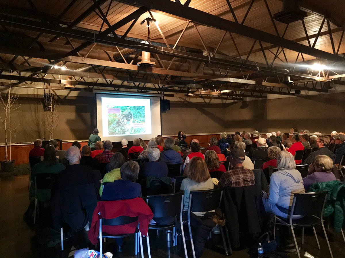NMDesertBlooms's tweet photo. Trees donโt need pruning. Pruning is for people. - Denise Britton, Consulting Arborist at ThinkTreesNM Urban Tree Care Conference #treesaretheanswer #maytheforestbewithyou #thinktrees https://t.co/lWuRUOe1UZ