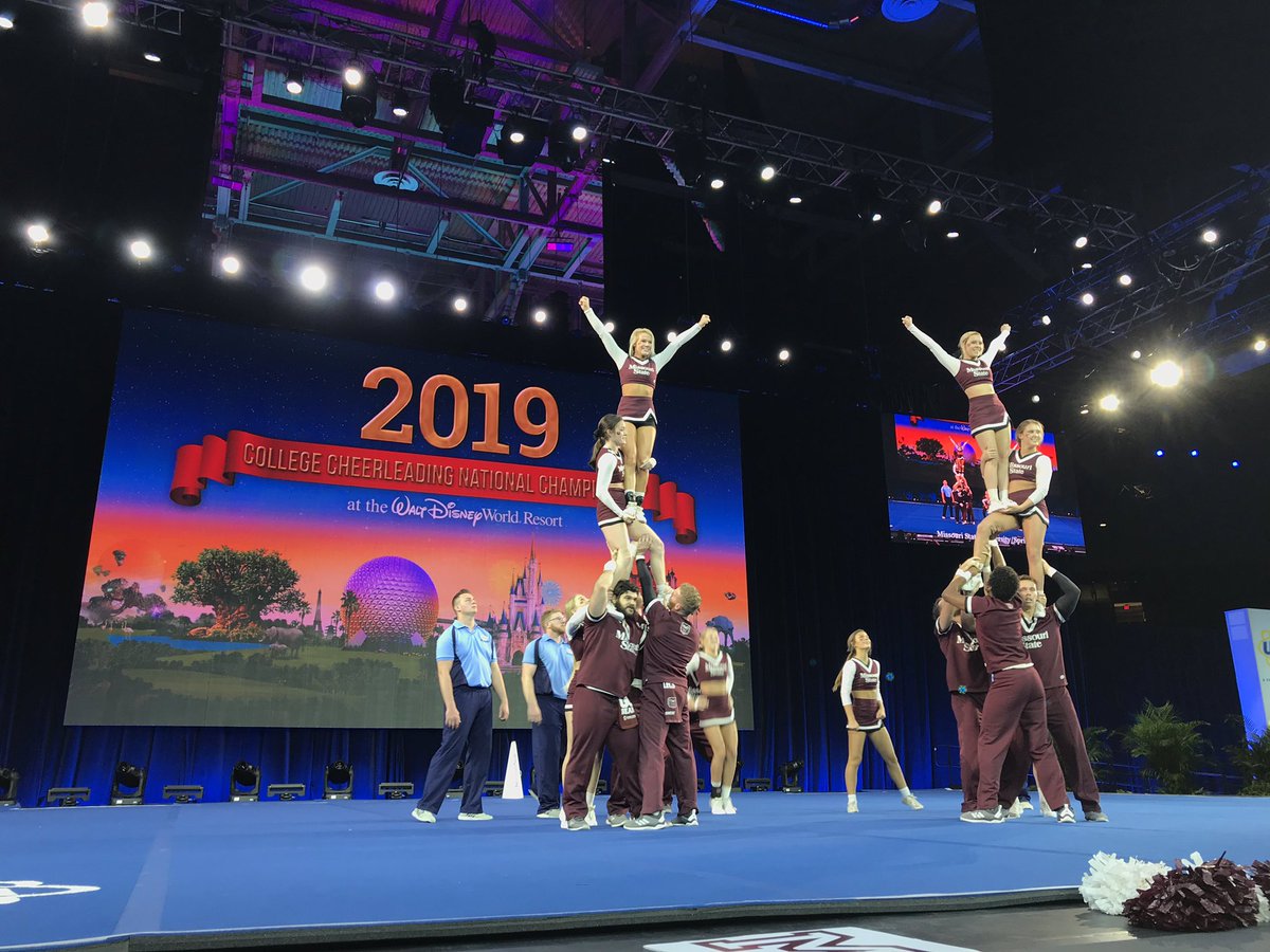 UCAupdates's tweet photo. Go Bears! Missouri State University - Springfield showed off an energetic routine during #UCAnationals Semi Finals! https://t.co/2yADcDoUnj