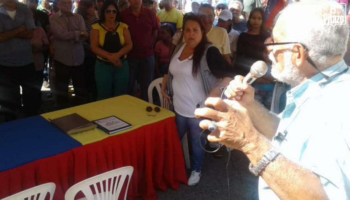 ElPitazoTV's tweet photo. Aragua | Cabildo abierto en la urbanización Valle Fresco con la asistencia de los Diputados a la AN, Melva Paredes, Arnoldo Benítez, José Cheo Hernández y José Trujillo, también vecinos que plenaron la calle y participaron en el cabildo #19Ene - vía Infociudadano Concluchino https://t.co/hGAqSdeVgM