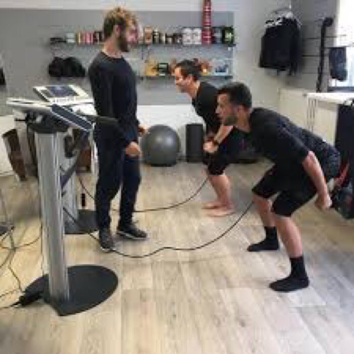 Nanteshype's tweet photo. 👀 🚧 Ouverture prévue le 28 janvier de #BodyHit Electro-#Fitness, 3 rue de l'hôtel de ville à #Nantes (juste devant le radar 📷). #sport https://t.co/Jyc98VNdzT