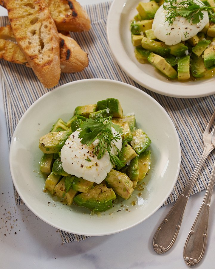 Bertolli Recipe: AVOCADO, LIME OIL AND POACHED EGG  #OliveOilRecipes #FreshOliveOil #Bertolli dlvr.it/Qx3fyp