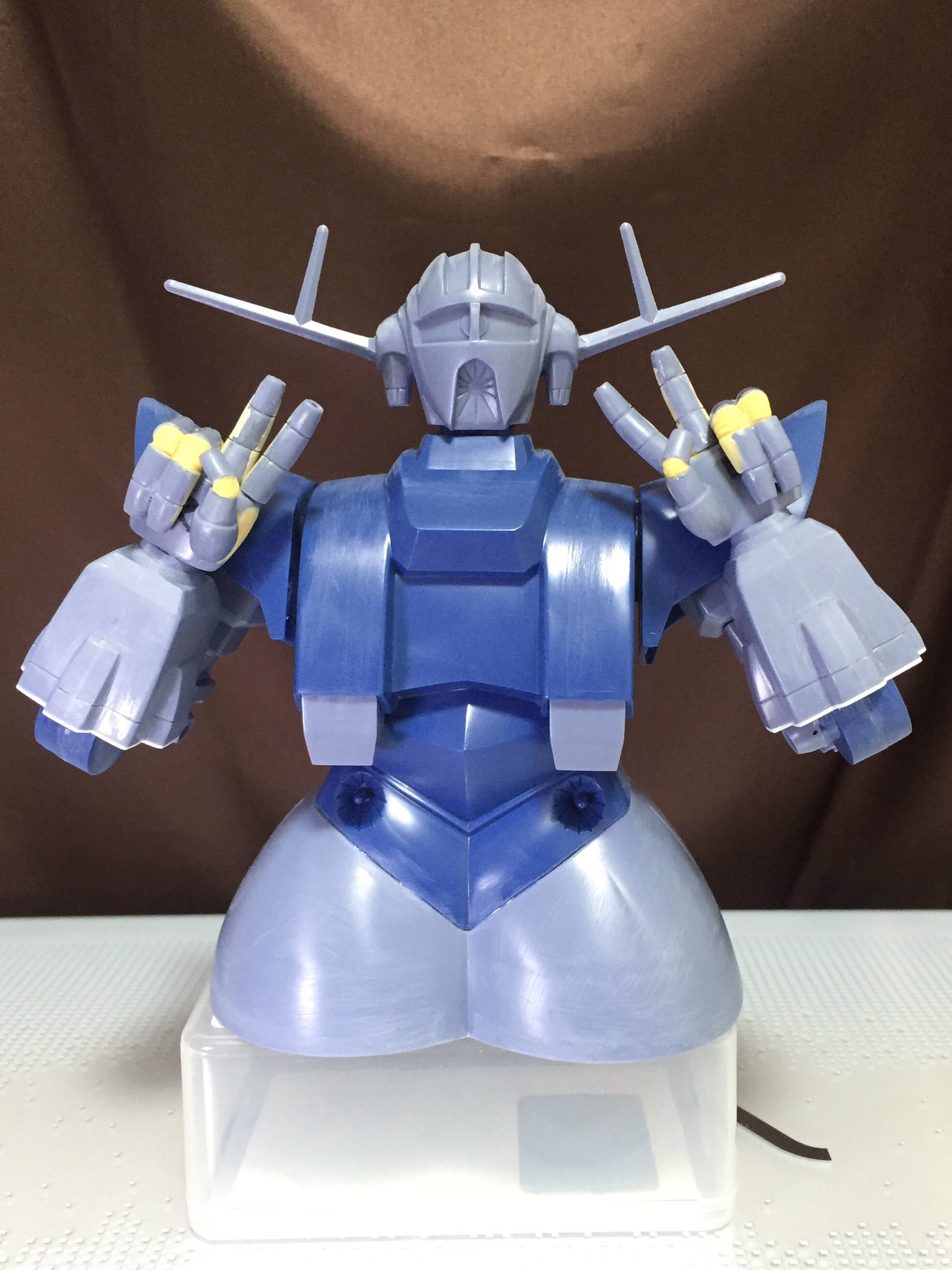 クルクルパー アヴダビ アヴ式の片割れ 旧キット1 144ジオング 組み立てるとこんな感じです ダブルピース 手 大変でした プラパイプで作る方が絶対楽だと思います それにしてもこのキット パーツ少ないのに形状は完璧だし 名キットですね