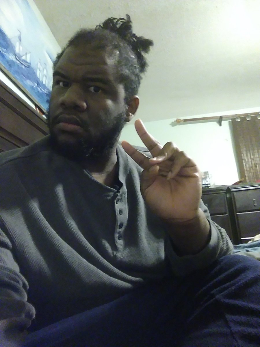 IAmTheRealATG's tweet image. It&apos;s an 11 year difference. 2008 (at 13) &amp;amp; now (at 24). My mother would tell me to stop scowling, relax my face muscles and be happy. I guess Mom didn&apos;t understand what hormonal changes meant (haha). Even though I stressed out a lot, I still took care of myself. #PubertyChallenge