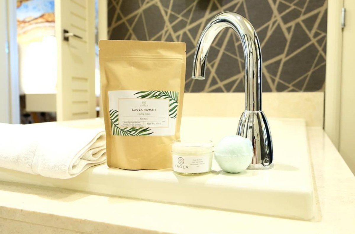 cmpvs_'s tweet photo. These bath salts are the shit! 🙌 Use code COURTNEY10 to get 10% off your purchase... YES EVEN SALE ITEMS! 
#laolahawaii #laolahawaiiba #laolaba #hawaii #selfcare #bathsalts #relaxation #spa #spadays https://t.co/DedHw5dn2X