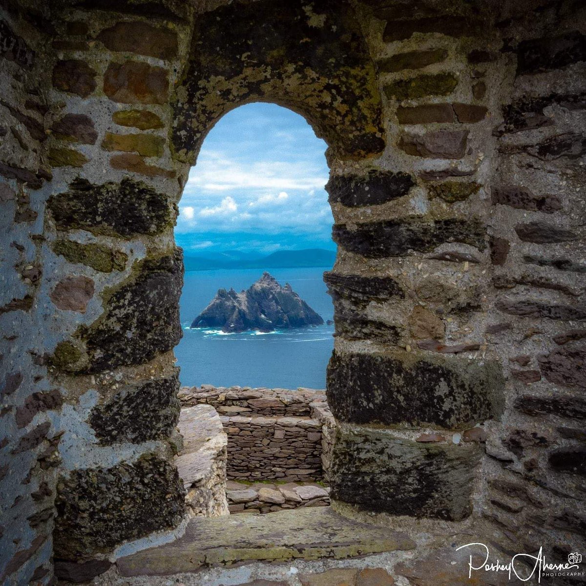 Ireland.#Ireland #Kerry #RingofKerry #skelligmichael #StarWarsResistance #starwarstheholidays #Summer2019  #heritage #nationalmonument #holidayrentals #holidayhome #holidaycottage #familyholiday #vacationrentals #Airbnb #TripAdviser #reisen #adventuretravel #travel #Discovery #uk