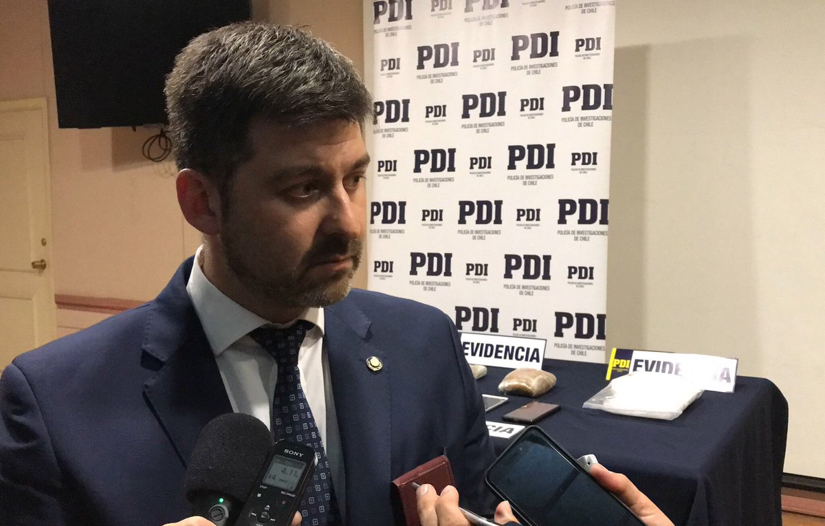 Operación “Revancha”: Brigada Antinarcóticos y Contra el Crimen Organizado #PuntaArenas desbarata banda criminal integrada por 3 ciudadanos extranjeros e incautan más de 2 kilos de cannabis sativa y clorhidrato de cocaína. Pasarán a control este domingo en #PuertoNatales