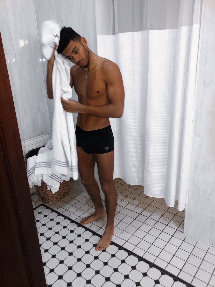 FitFamousMales's tweet photo. Dayum! @Jacksweekender is looking very hot in his @BOXR_BOX 😍🔥 https://t.co/Tbzj33rtQf